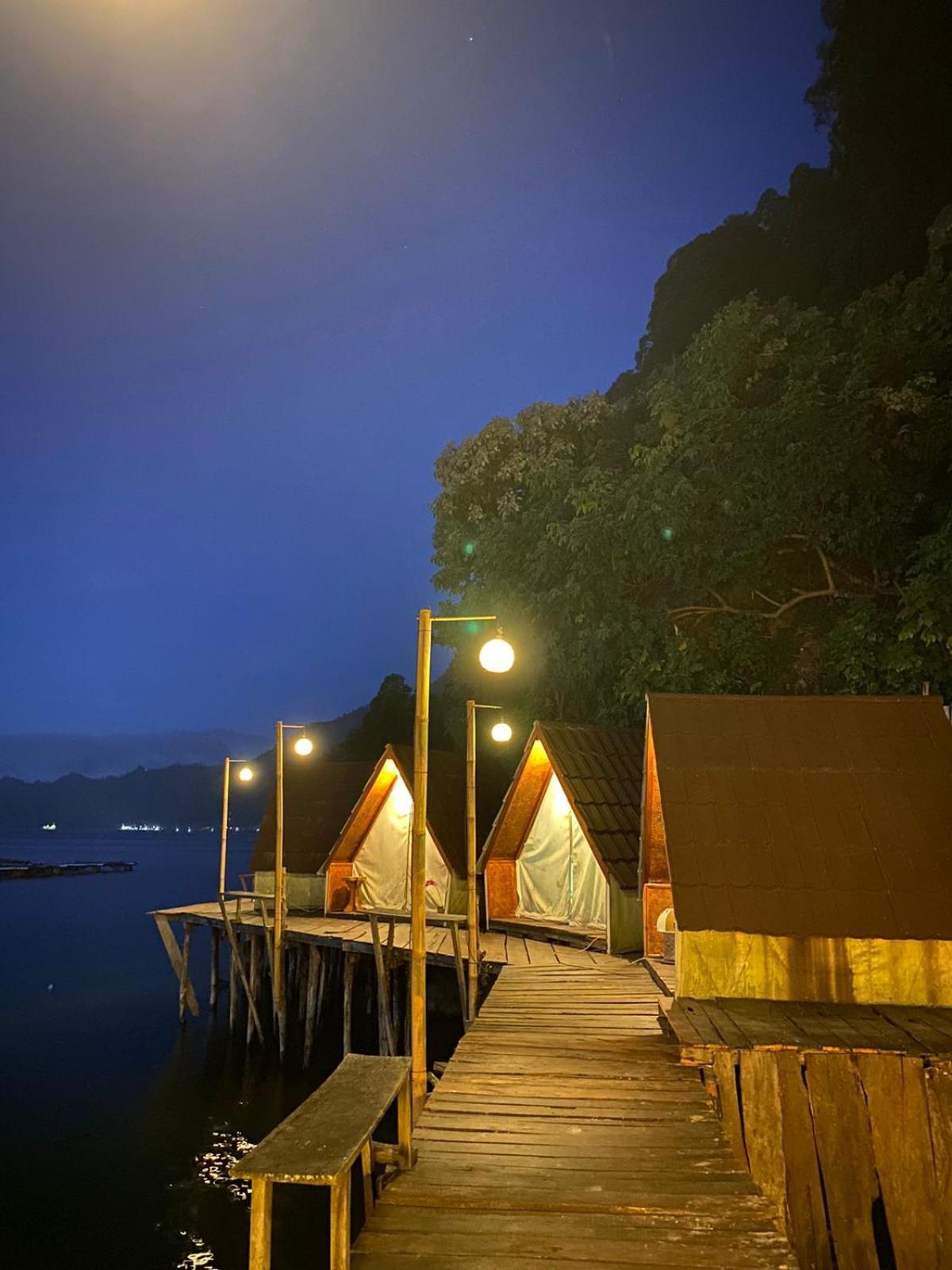Emayan Glamping クブペンロカン エクステリア 写真